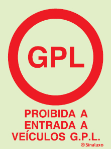 Sinal para parques de estacionamento, proibição, Proibida a entrada a veículos G.P.L.