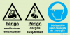 Sinal composto triplo, perigo empilhadores em circulação, perigo cargas suspensas e obrigatório usar capacete de proteção